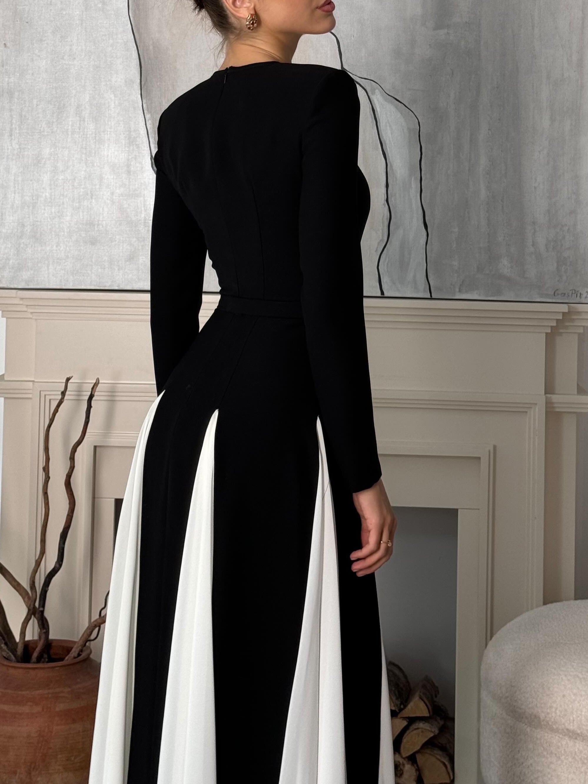 Sling Black & White Patchwork Long Sleeves Maxi Dress