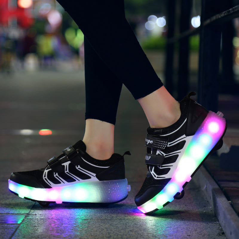 Flashing roller skates