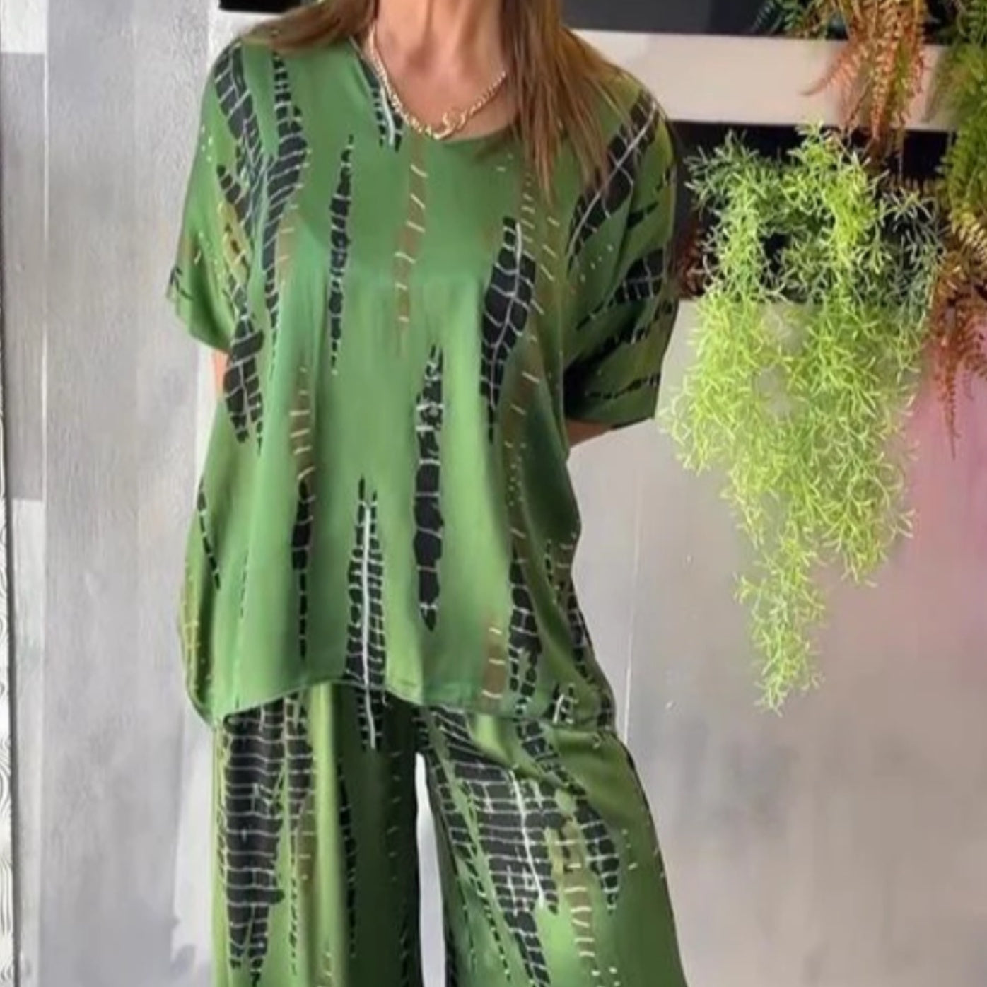 Round Neck Fashion Printed Loose Two-piece Suit Women