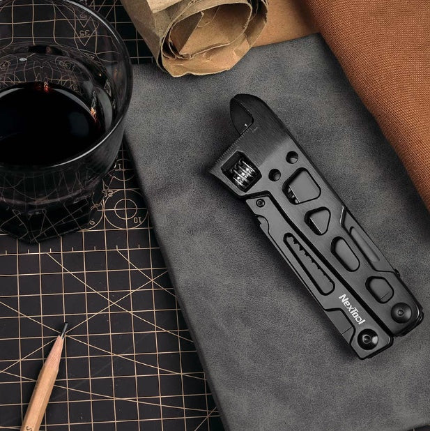 Field Stainless Steel Portable Repair Tool  Screwdriver Saw Pliers