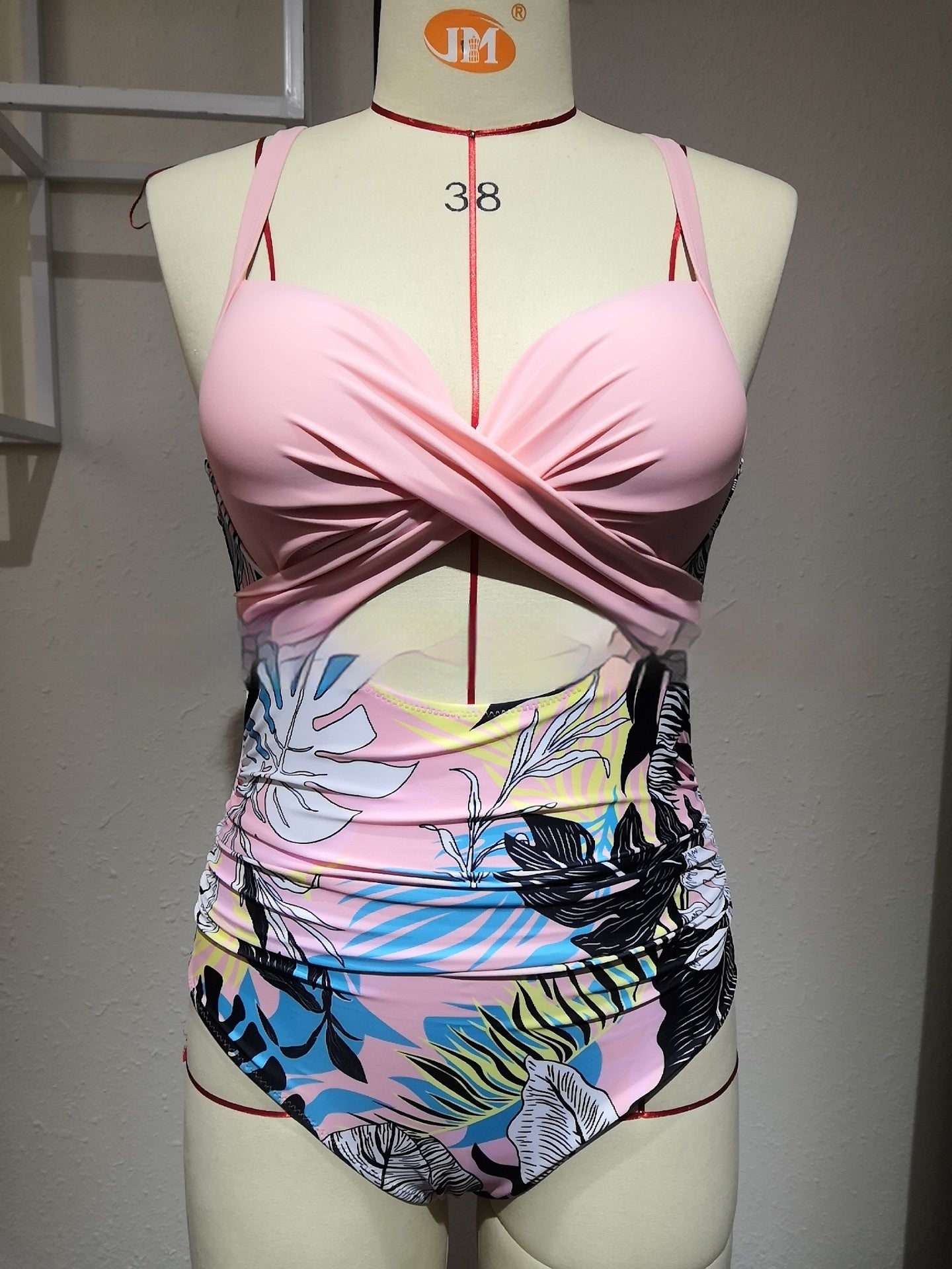 Color Matching Sexy Cutout Cross Swimsuit With Shoulder Straps Female