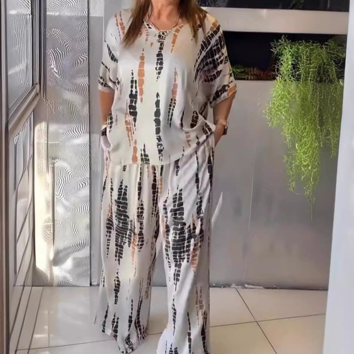 Round Neck Fashion Printed Loose Two-piece Suit Women