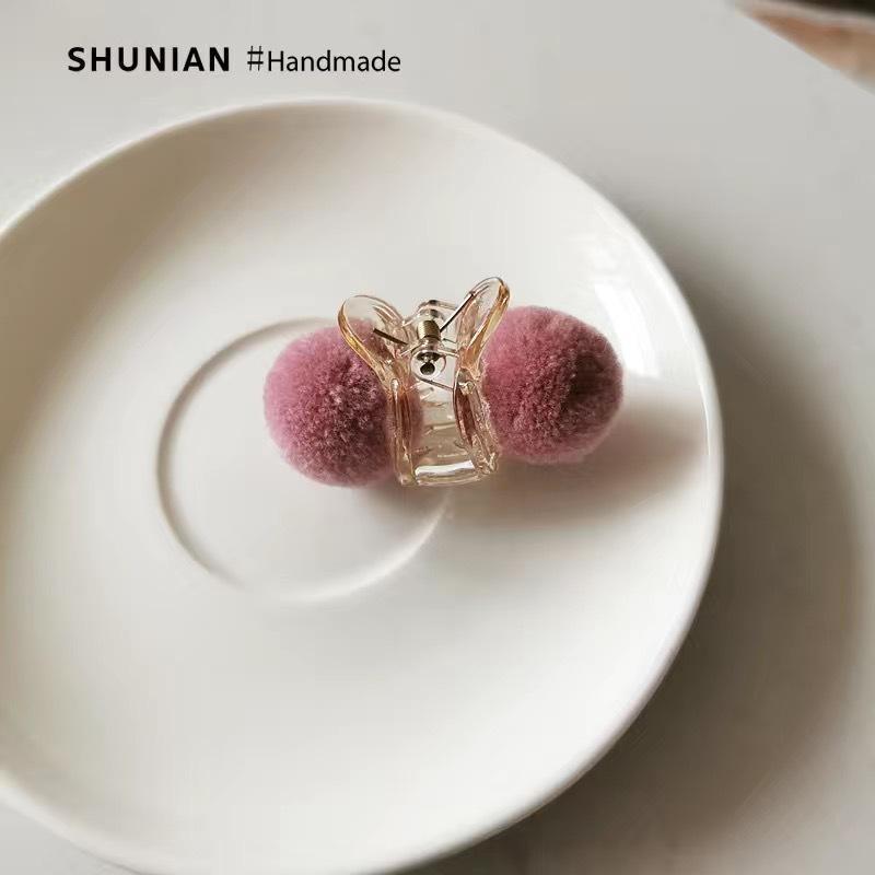 Cute Plush Ball Barrettes Small Jaw Clip