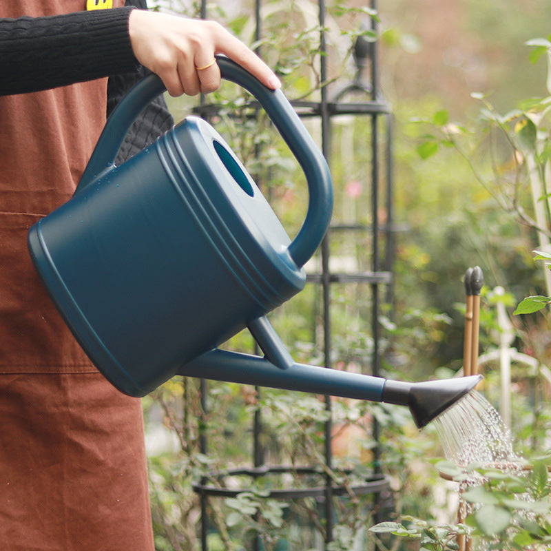 Large Capacity Watering Can For Domestic Use With Long Spout For Drenching Flowers