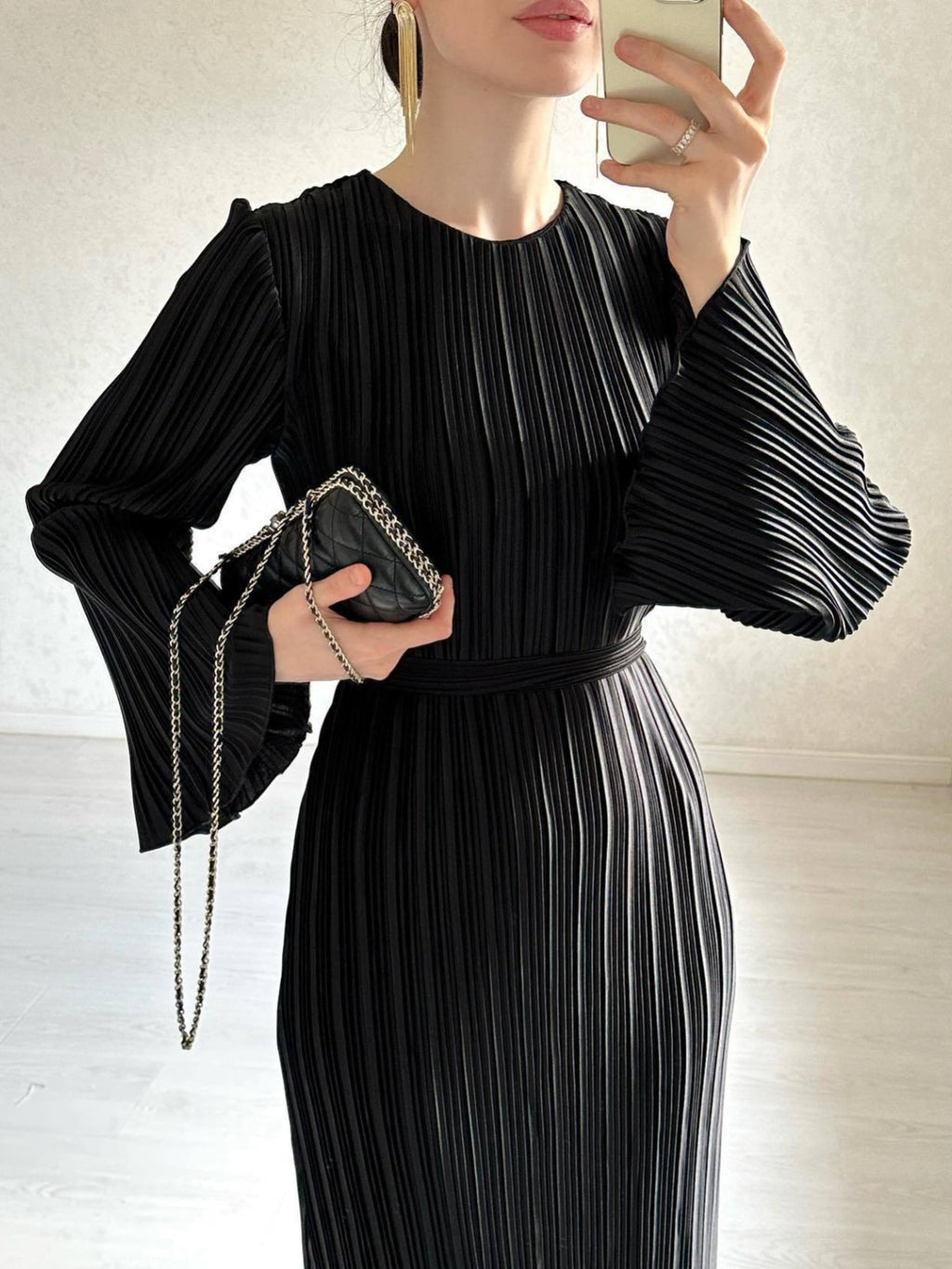 Elegant Pleated Bell Sleeve Mid-length Dress Women's Clothing