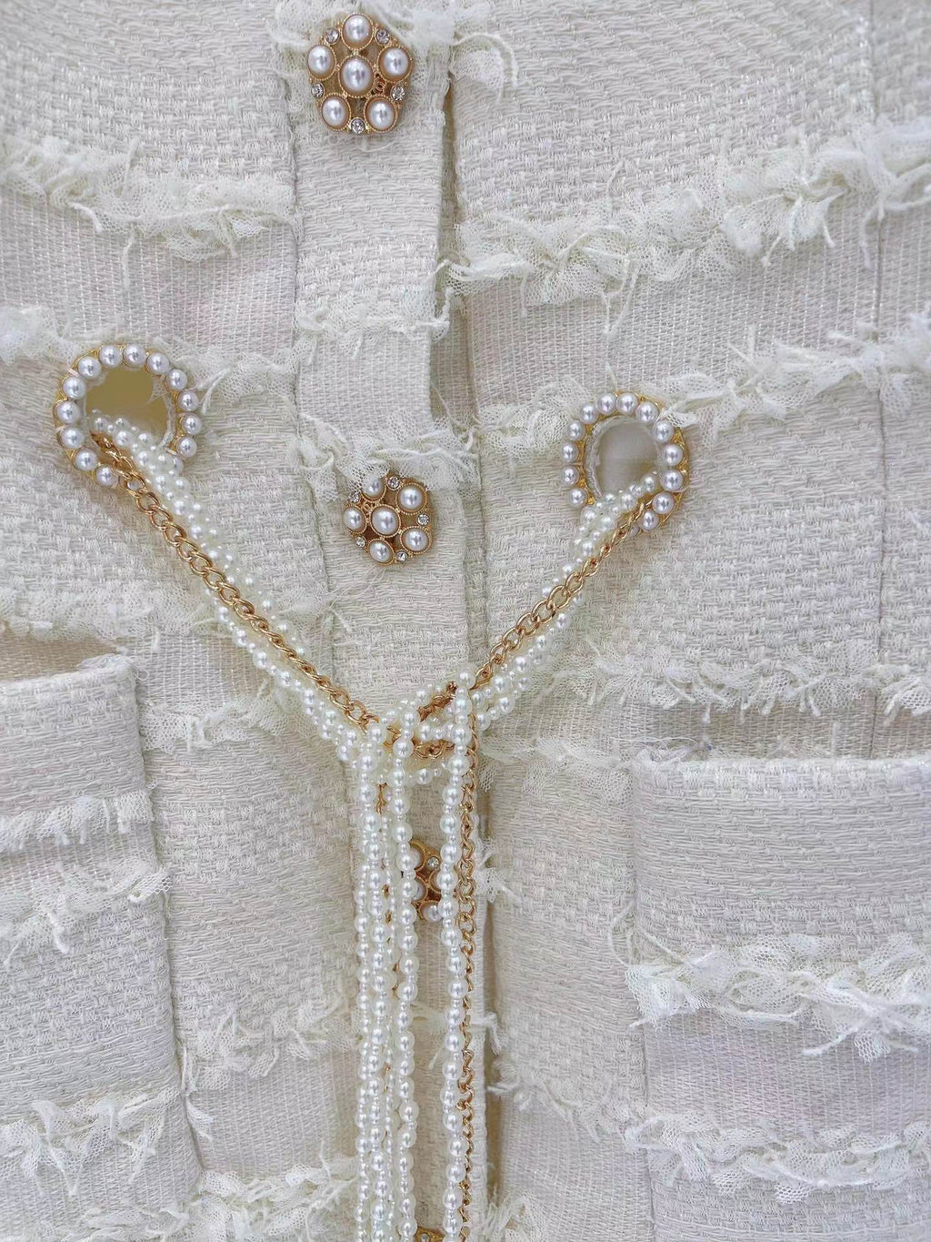 Short-sleeved Dress With Braided Pearl Chain