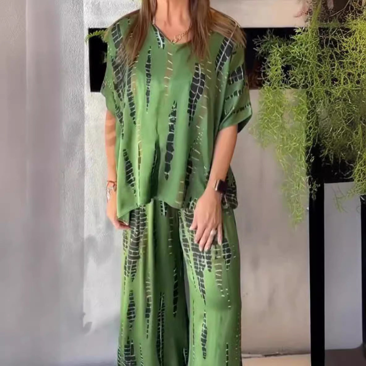 Round Neck Fashion Printed Loose Two-piece Suit Women