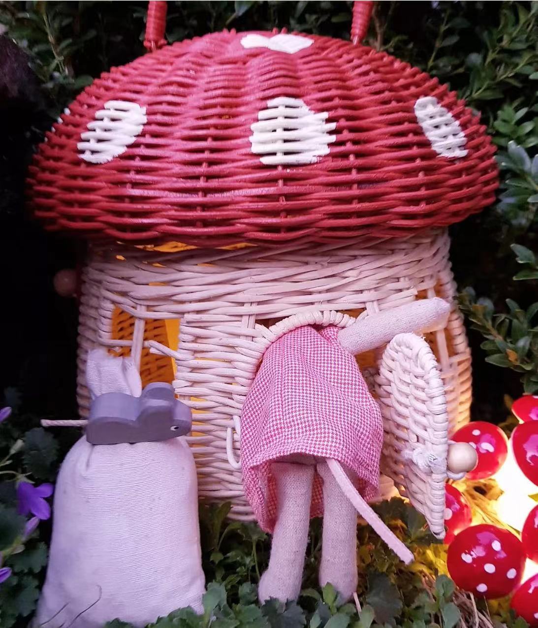 Handmade Vine Woven Red Mushroom Cabas Pack Desktop Storage Ornament