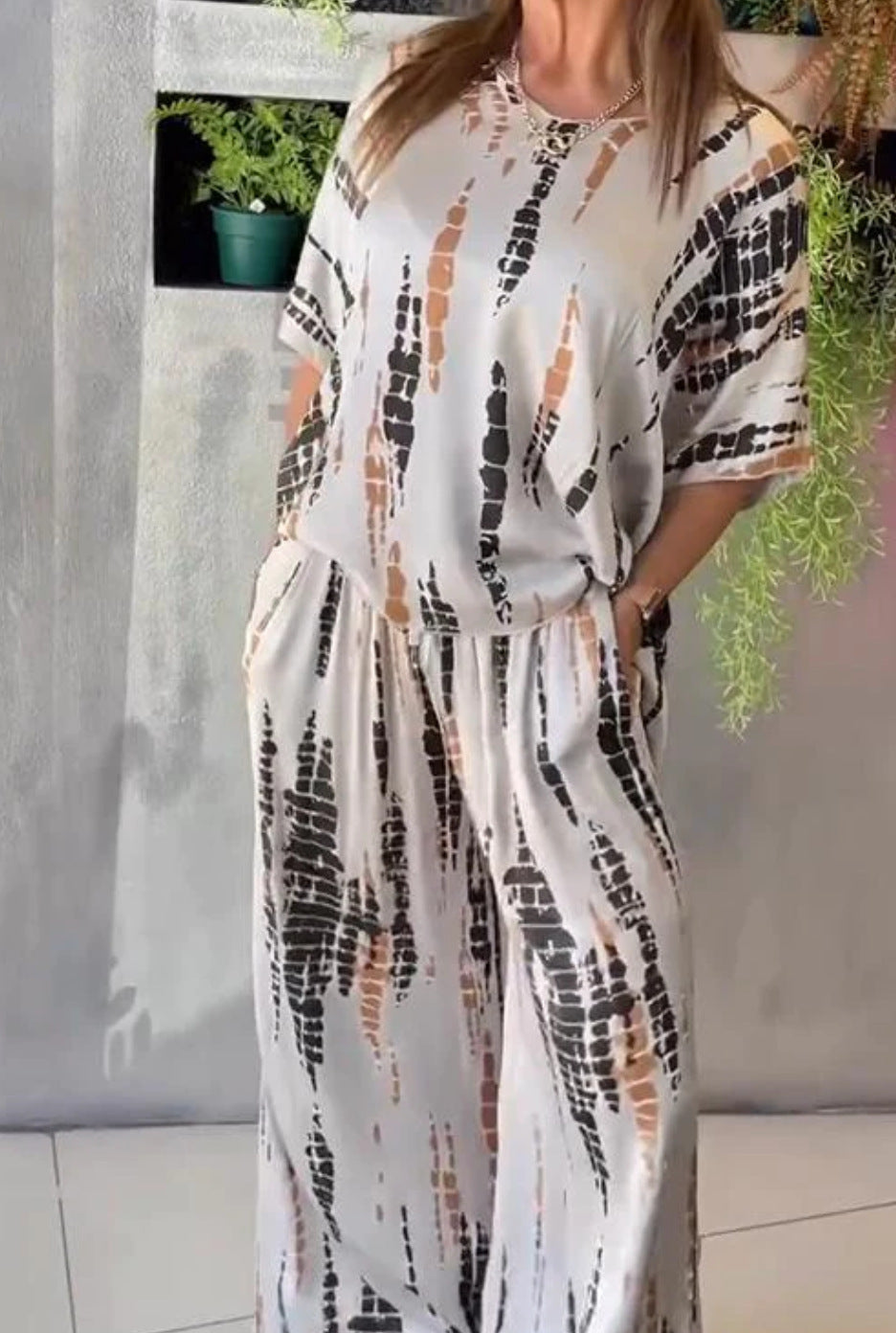 Round Neck Fashion Printed Loose Two-piece Suit Women