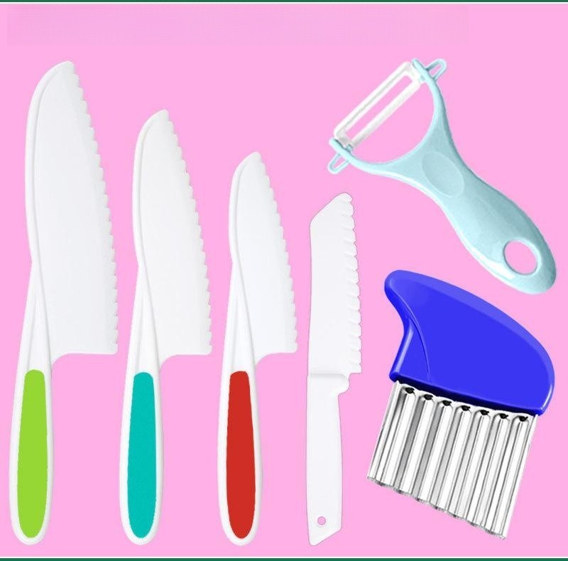 Wave Cutting Board Plastic Fruit Knife Set