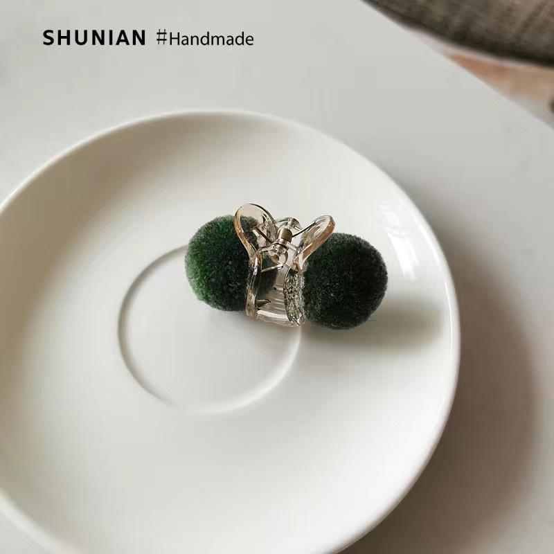 Cute Plush Ball Barrettes Small Jaw Clip