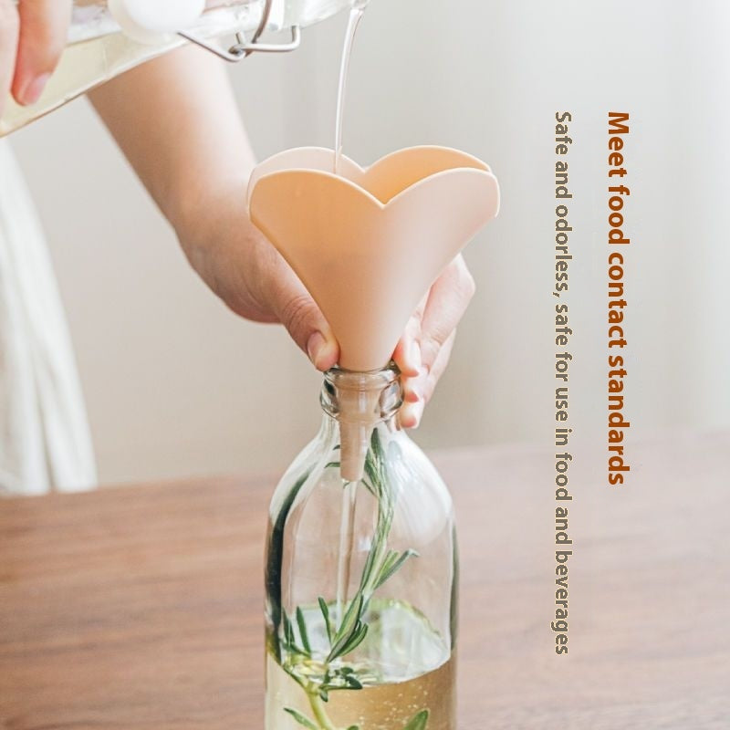 Heart-shaped Silicone Funnel Household Fan-shaped Large Diameter Multifunctional