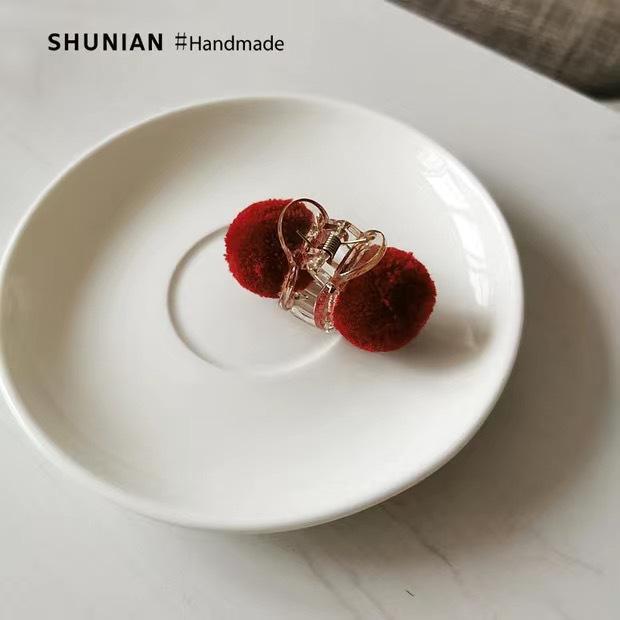 Cute Plush Ball Barrettes Small Jaw Clip