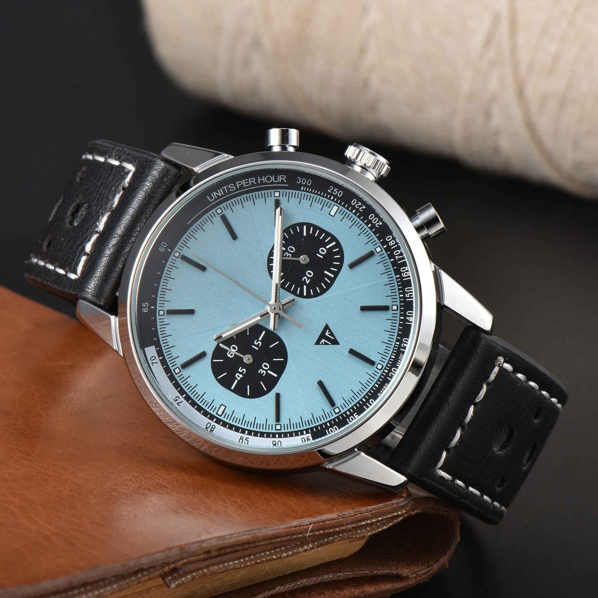 Casual Fashion Men's Quartz Movement Multifunctional Chronograph Watch