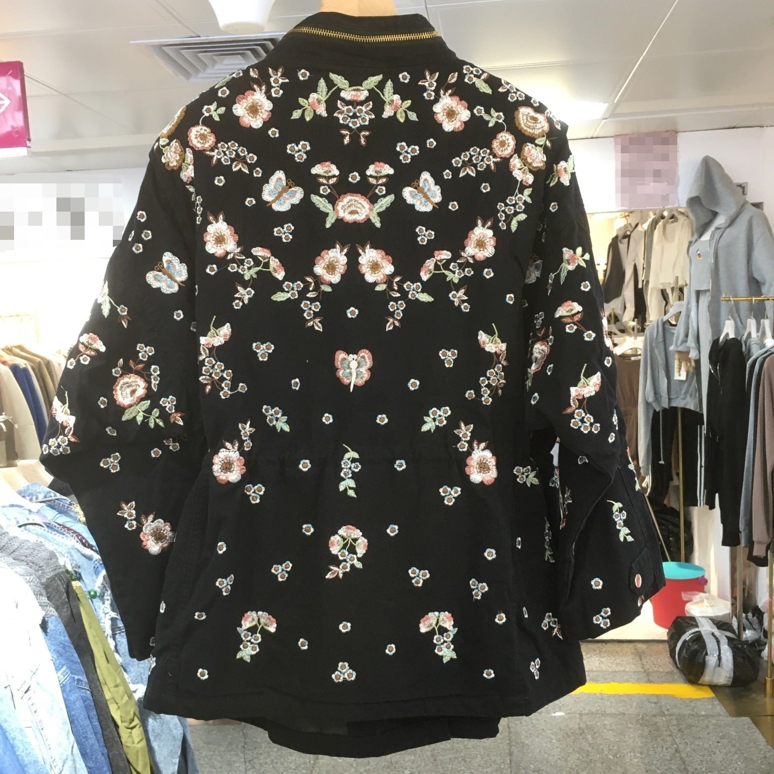 Heavy Industry Embroidered Flowers Trench Coat