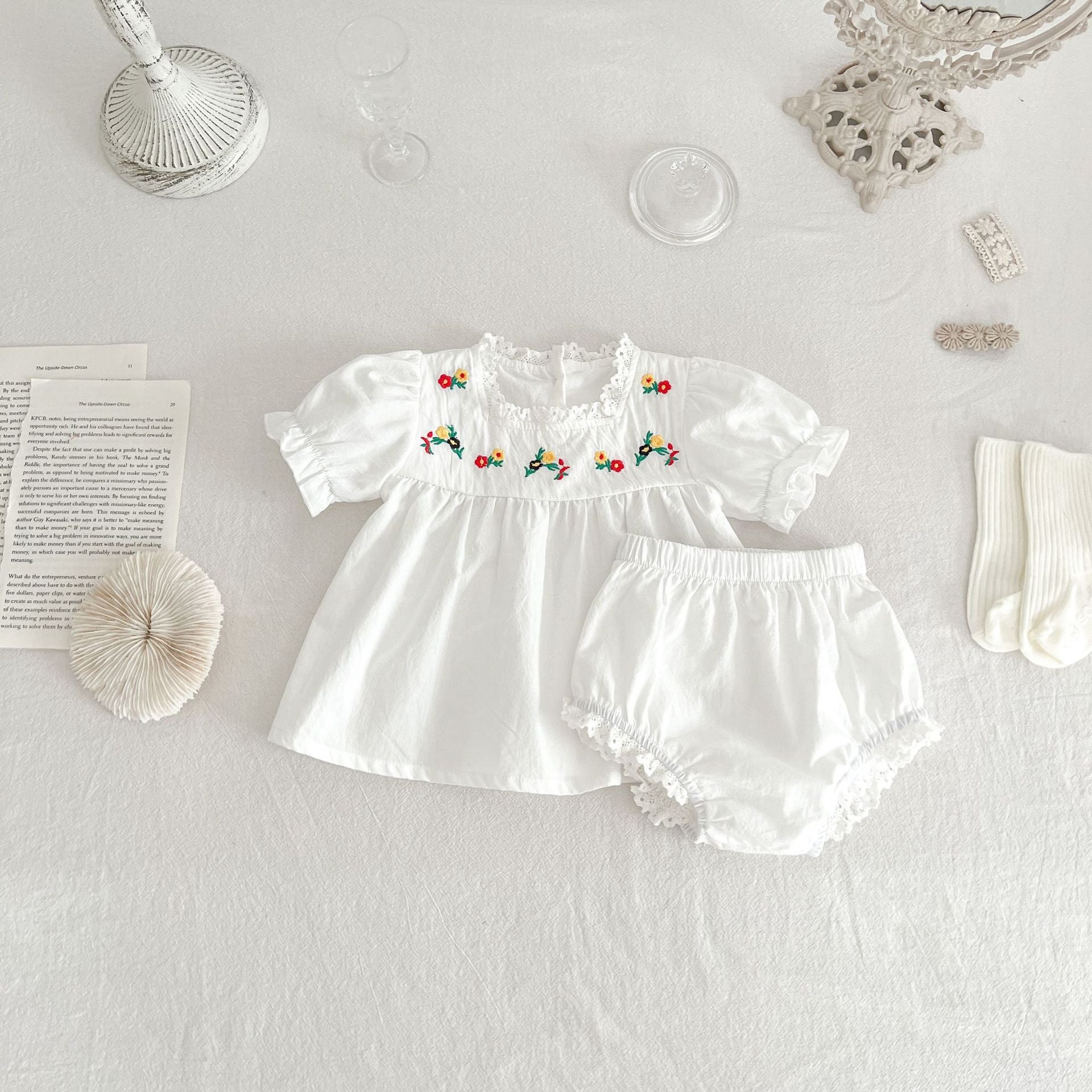 Female Treasure Embroidered Lace Two-piece Set