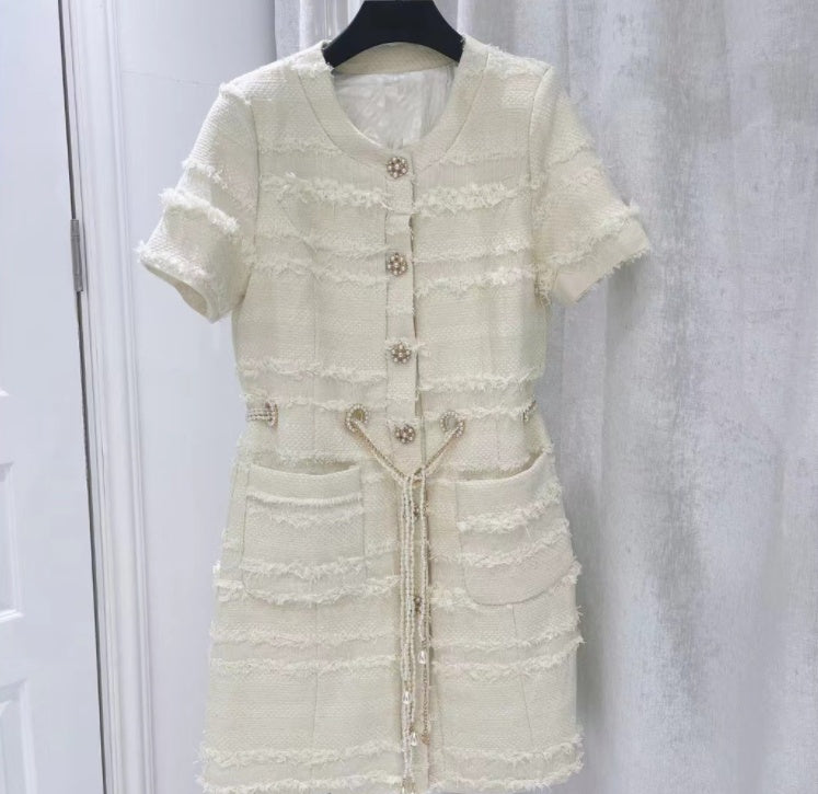 Short-sleeved Dress With Braided Pearl Chain