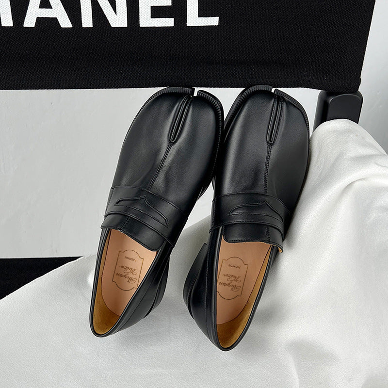 Split Toe Women's Horseshoe Flat Shoes