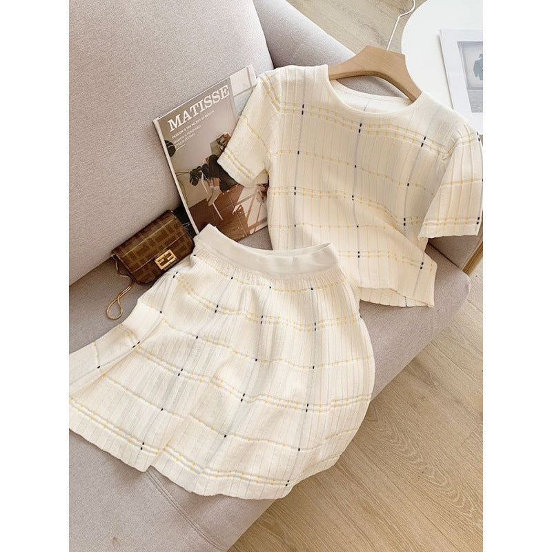 French Half Length Skirt Outfit