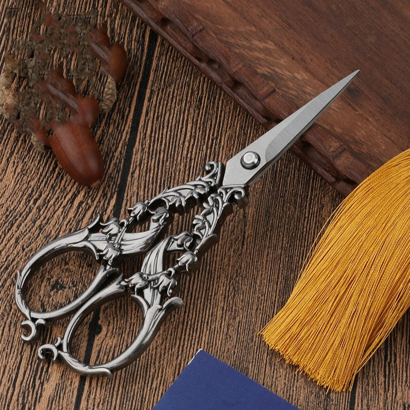 Classical Stainless Steel Bell Flower Scissors