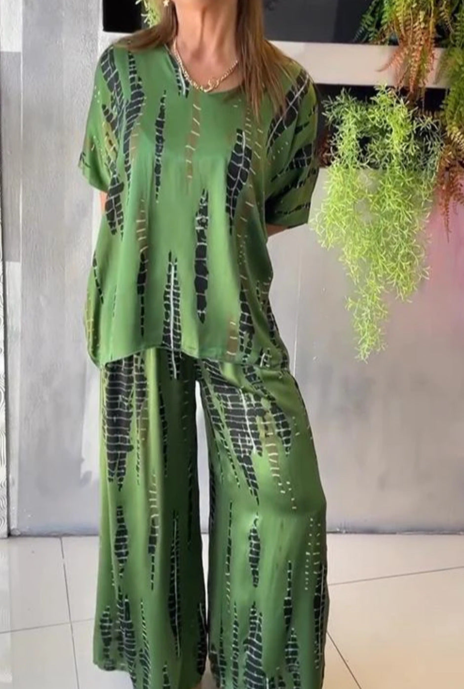 Round Neck Fashion Printed Loose Two-piece Suit Women